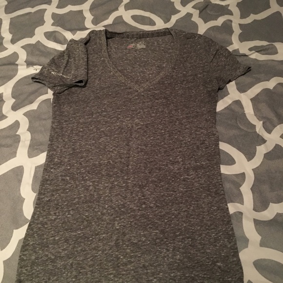 Under Armor T-Shirt - Picture 1 of 1